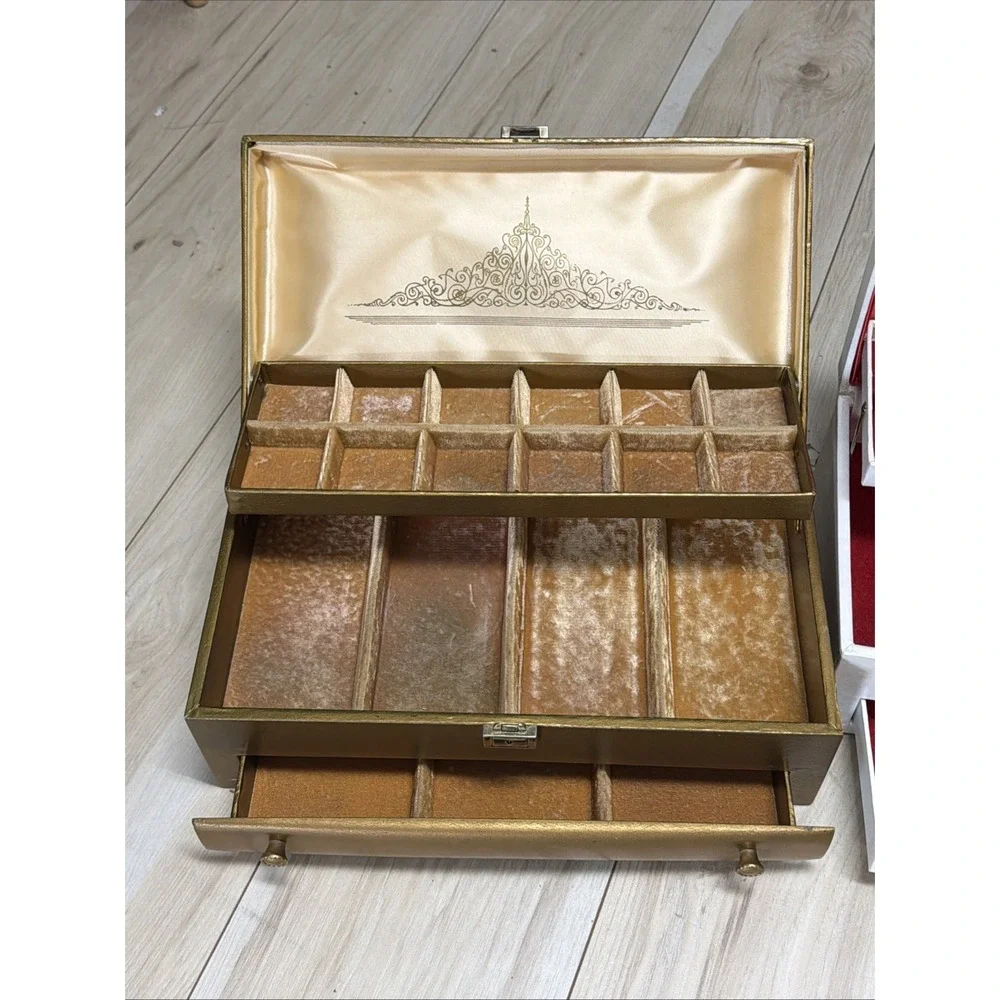 Vintage MCM  Lady Buxton Jewelry Box‎ Set Of 2 White And Gold Tiered Hollywood